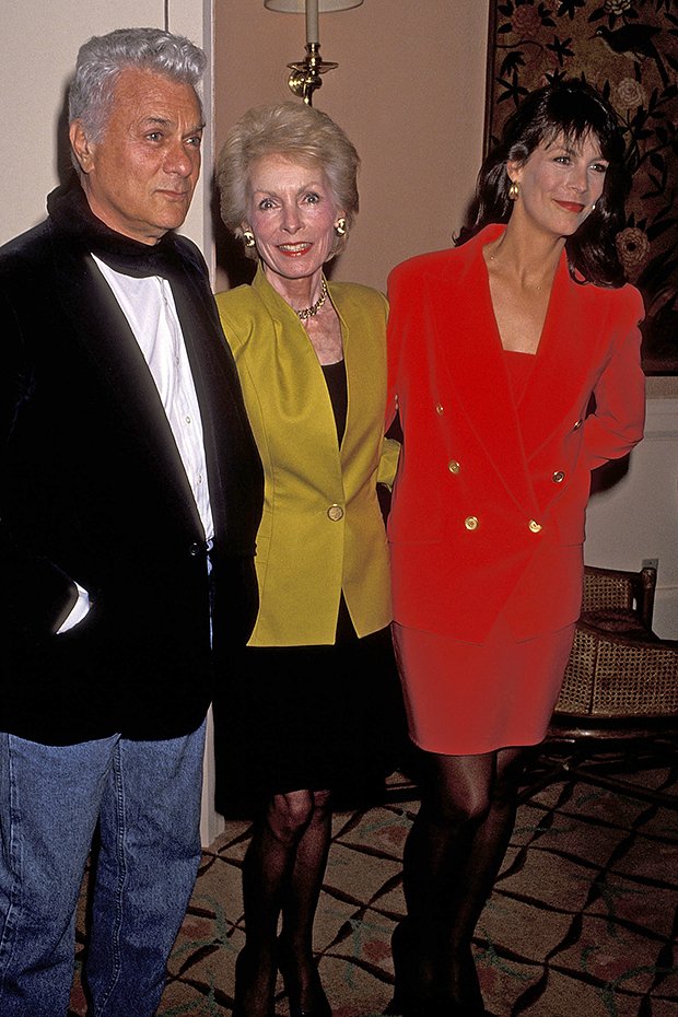 Джейми Ли Кертис с родителями, актерами Тони Кертисом и Джанет Ли, 1991 год