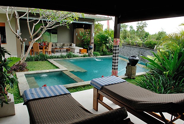 Bali Villa with swimming pool and relaxation bed