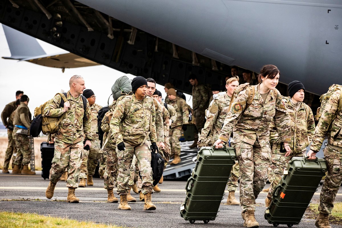Американские военные прибывают в Германию в рамках нового развертывания сил армии США в Европе, 4 февраля 2022 года