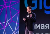 «ИИ — суперсила любого бизнеса» Вице-президент Сбера Денис Филиппов о том, что даст мультимодальная нейросеть GigaChat