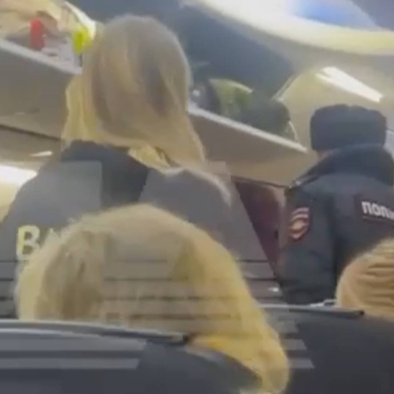 В Подмосковье пьяный мужчина на спорткаре протаранил 10 машин и попал на видео