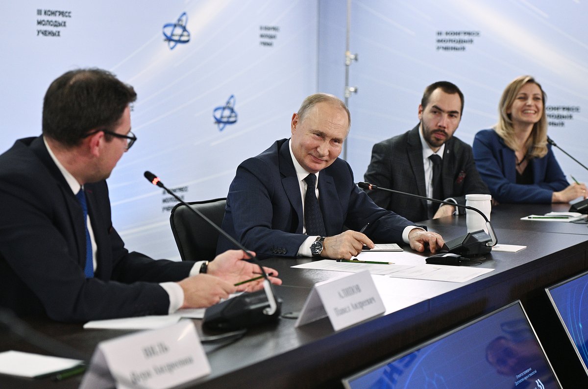 Путин на встрече с участниками III Конгресса молодых ученых