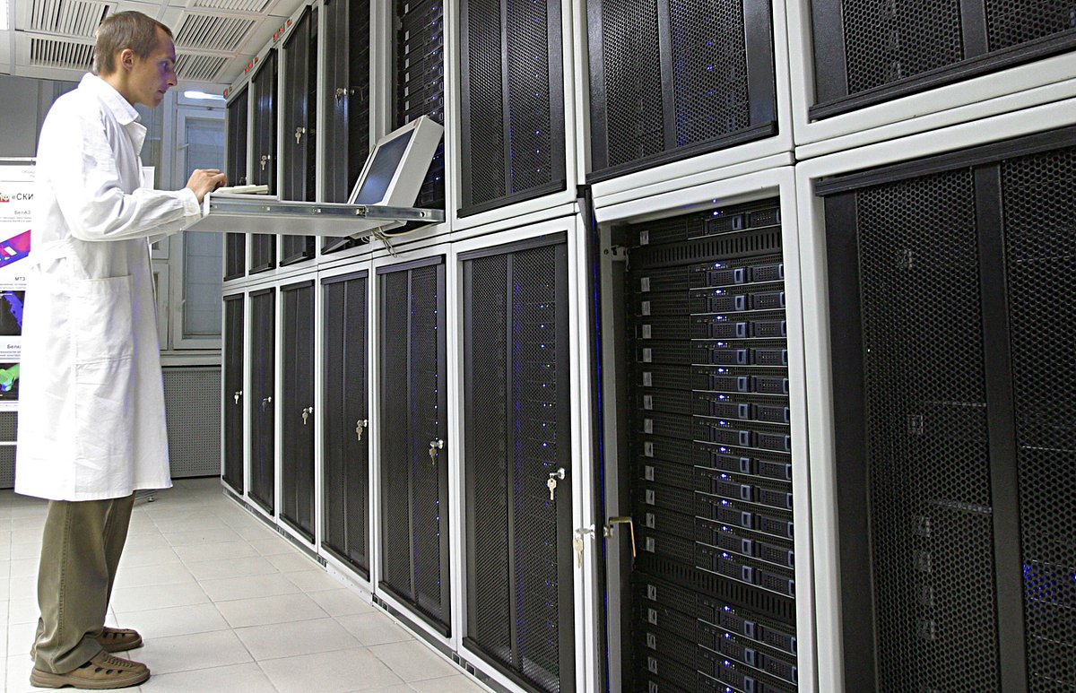 Суперкомпьютер СКИФ К-1000, разработанный белорусскими учеными, включен в список 100 самых высокопроизводительных вычислительных систем в мире. Суперкомпьютер создан в Объединенном институте проблем информатики Национальной академии наук Белоруссии.