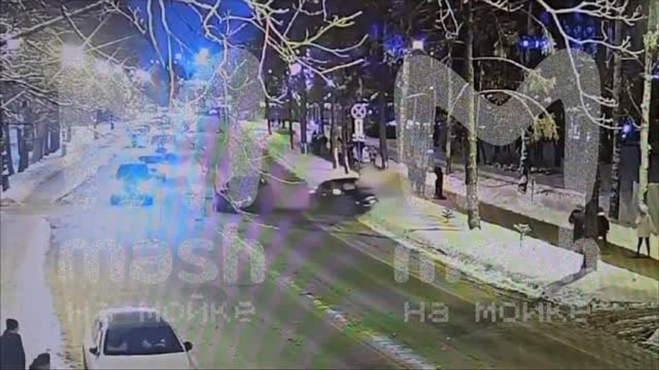 Момент аварии с участием Басты попал на видео в Петербурге: Музыка:  Культура: Lenta.ru