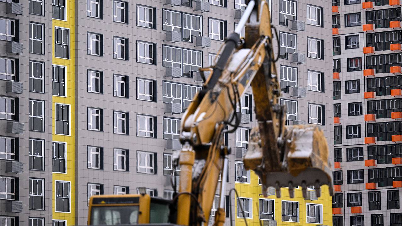 Россияне почти перестали покупать жилье. Ждать ли снижения цен на квартиры?:  Дом: Среда обитания: Lenta.ru