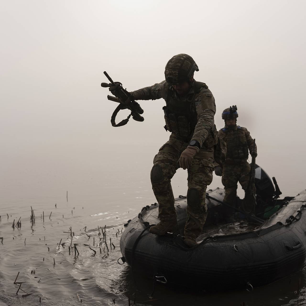 На Украине рассказали о кошмарном состоянии ВСУ и не умеющих плавать  морпехах: Украина: Бывший СССР: Lenta.ru