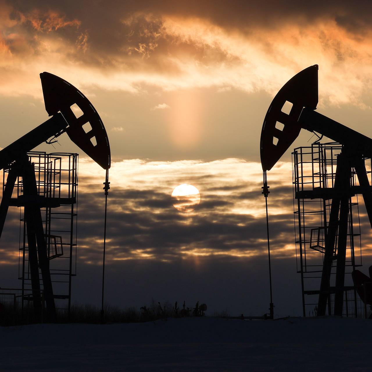 Российским нефтяникам вернули компенсации за дешевый бензин Бизнес