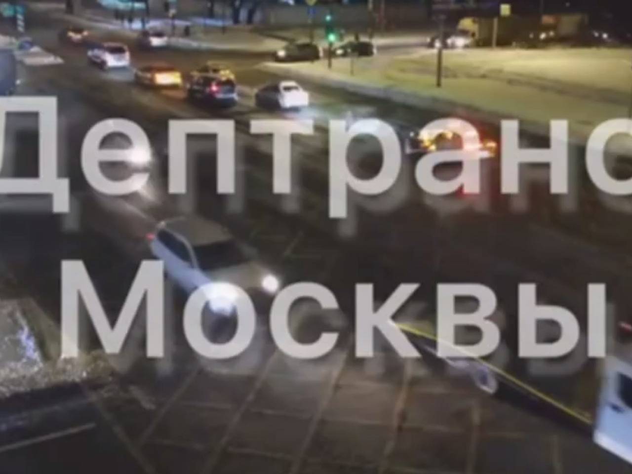 Взрыв автомобиля такси в Москве попал на видео: Происшествия: Россия:  Lenta.ru