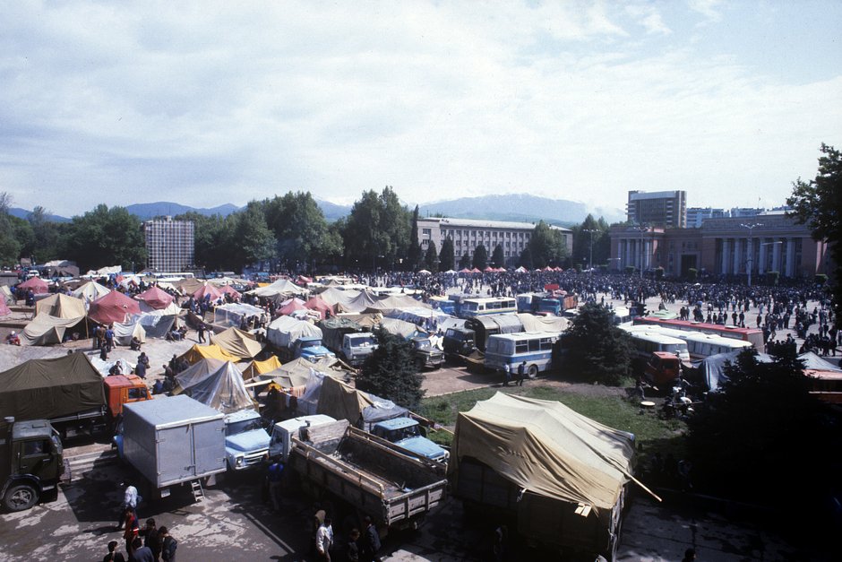 Палаточный городок в центре Душанбе, 3 мая 1992 года