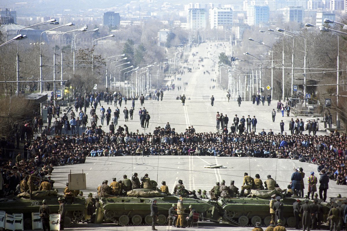 Танки на проспекте Ленина в Душанбе, 4 февраля 1990 года