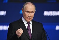 «Они думали, что все рухнет, что ли?» Путин рассказал о цыкающем зубами Западе и возможности настоящей революции в мире 