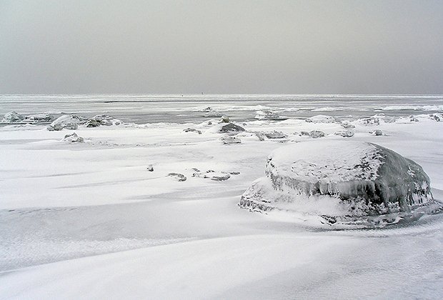 Финский залив, покрытый льдом