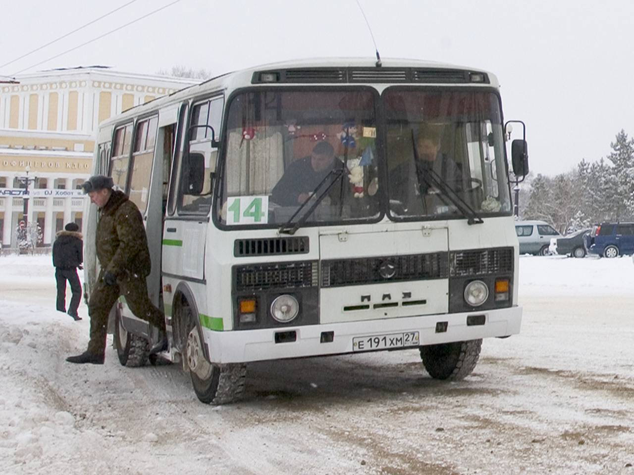 В российском городе пропали все автобусы и маршрутки: Транспорт: Среда  обитания: Lenta.ru