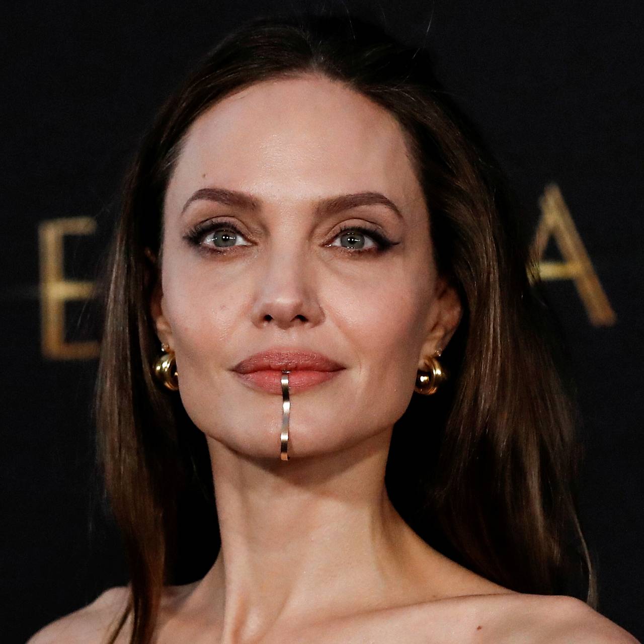 У Анджелины Джоли развился паралич