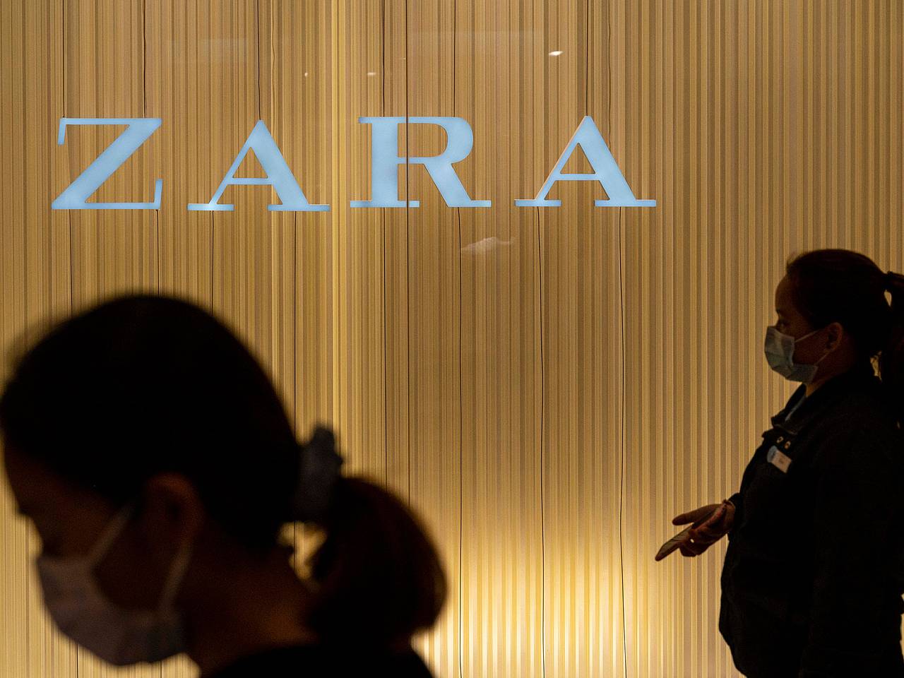 В сети объявили бойкот Zara из-за отсылок к геноциду в Палестине в новой  рекламе: Явления: Ценности: Lenta.ru