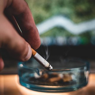 Курение связали с уменьшением размера мозга