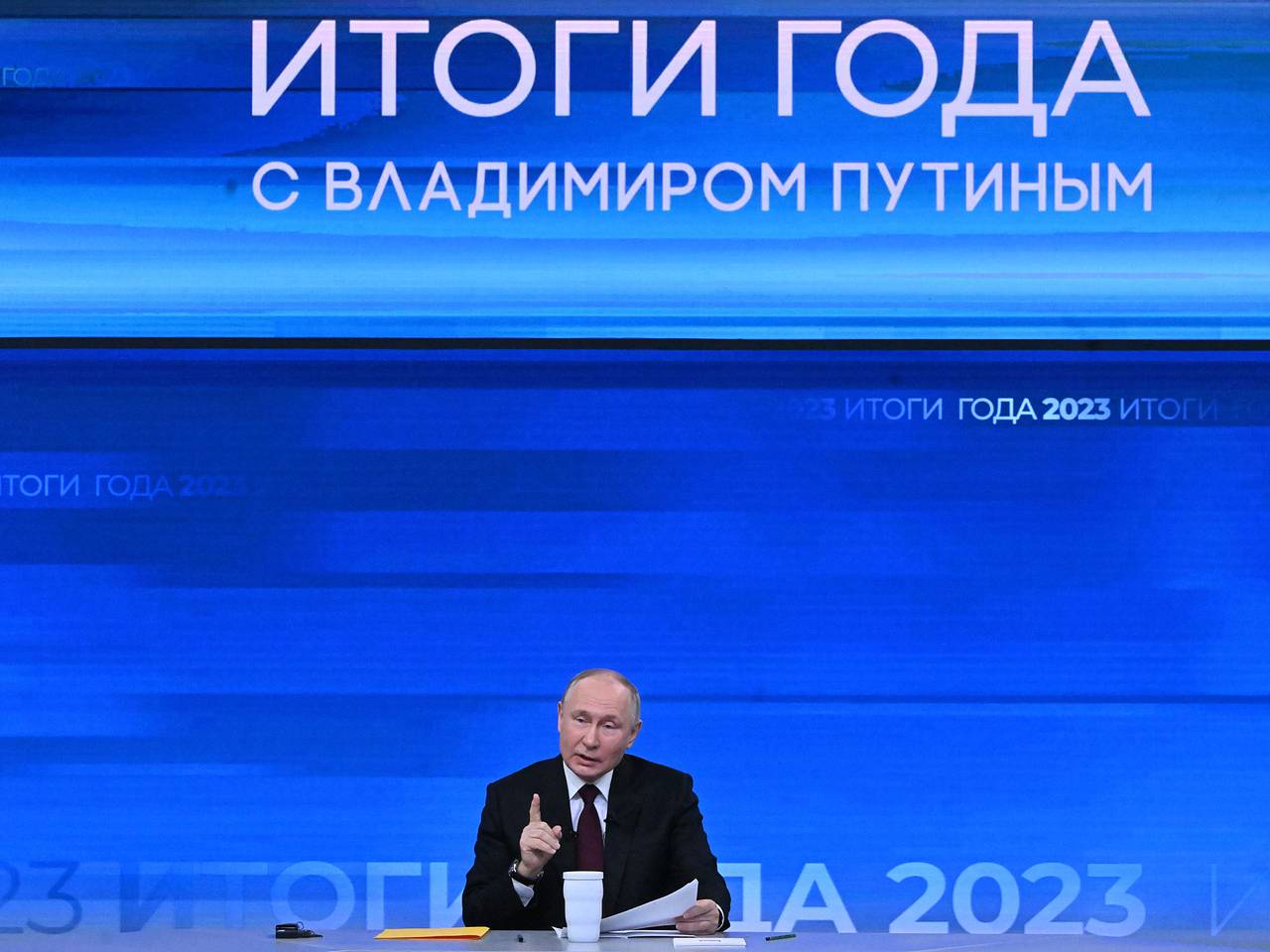 Началась прямая линия Путина: Политика: Россия: Lenta.ru