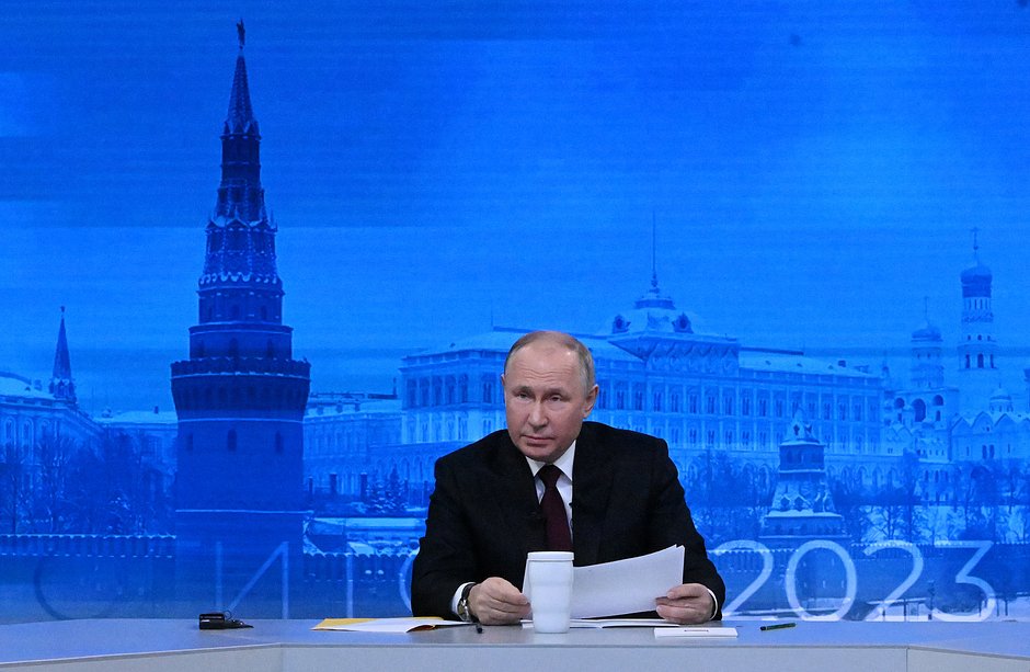 Президент РФ Владимир Путин проводит совместную прямую линию с гражданами и большую пресс-конференцию с журналистами в Гостином Дворе, 14 декабря 2023 года