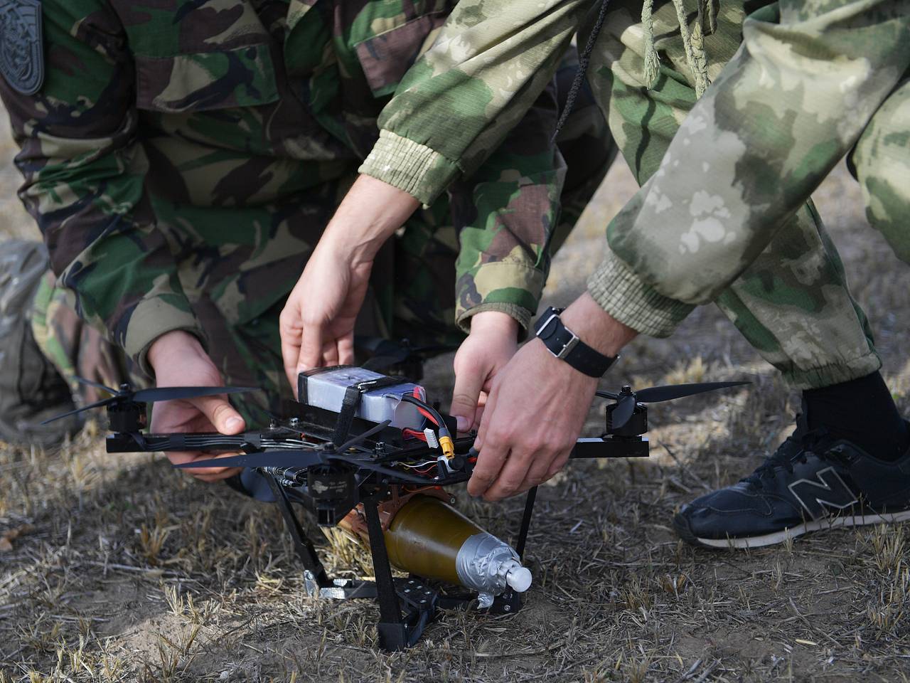 Российские военные уничтожили блиндаж ВСУ с помощью дронов: Украина: Бывший  СССР: Lenta.ru