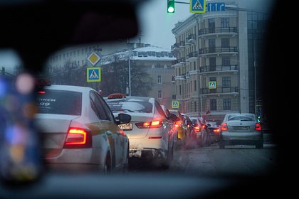Автомобилистов Москвы предупредили об опасности на дорогах