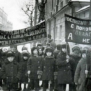 Антирелигиозная демонстрация воспитанников детских садов, 1929 год