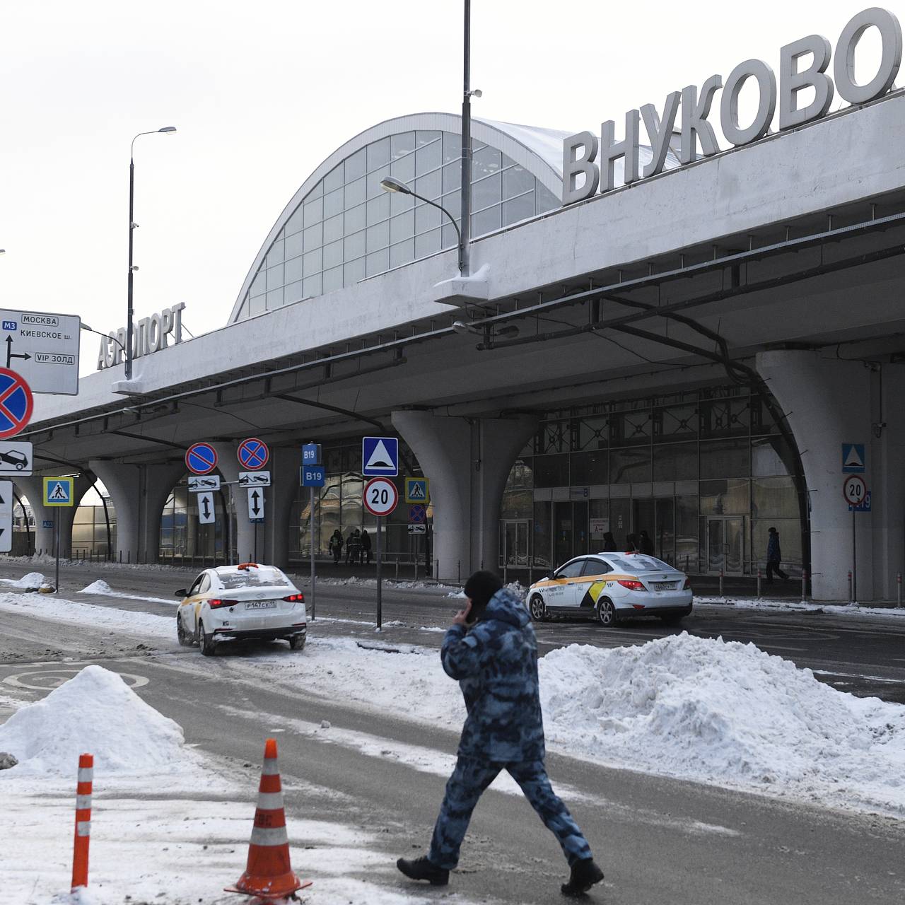 Во Внуково ввели временные ограничения на прием и выпуск самолетов: Россия:  Путешествия: Lenta.ru