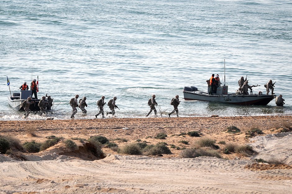 Военные подразделения Сухопутных войск КСИР во время учений в Персидском заливе, 22 декабря 2018 года