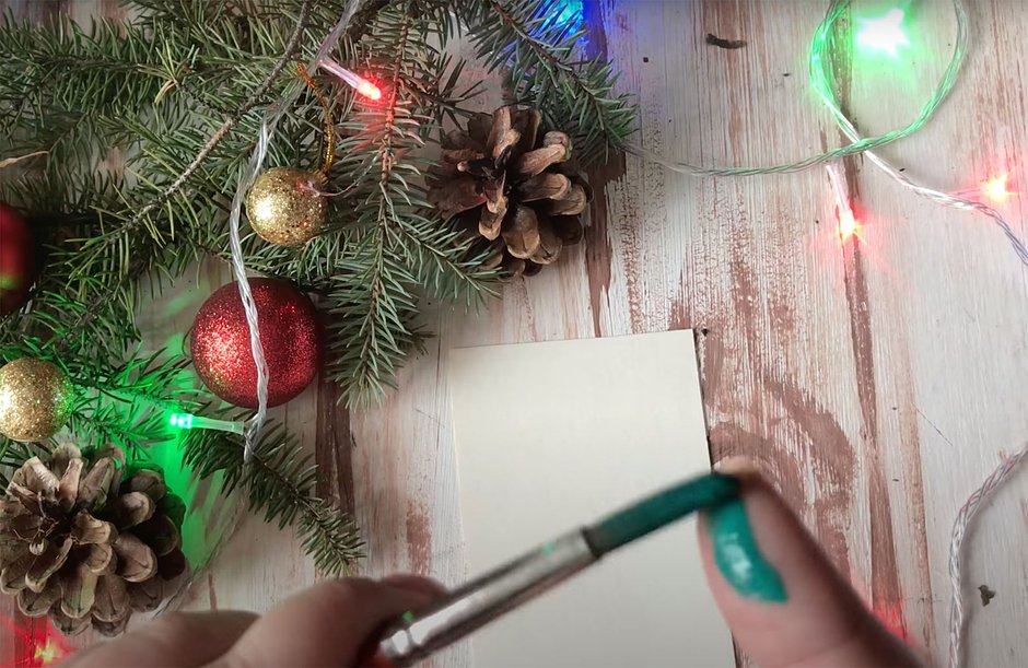 Двойная радость: как сделать елку из новогодних открыток — 16 способов