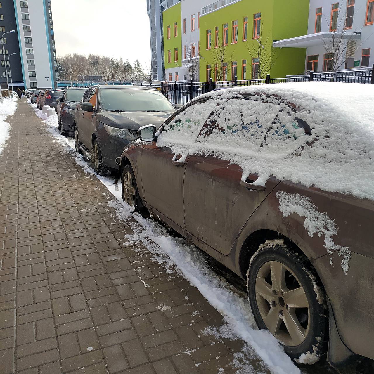 Раскрыты три способа справиться с неправильно припаркованным автомобилем  соседа: Транспорт: Среда обитания: Lenta.ru