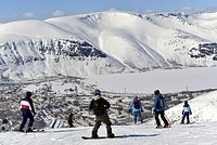 Горнолыжный курорт Хибины — 2025-2026: сколько стоит отдых в Кировске Мурманской области и чем там заняться