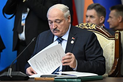 Лукашенко побеседовал с чиновниками полушепотом