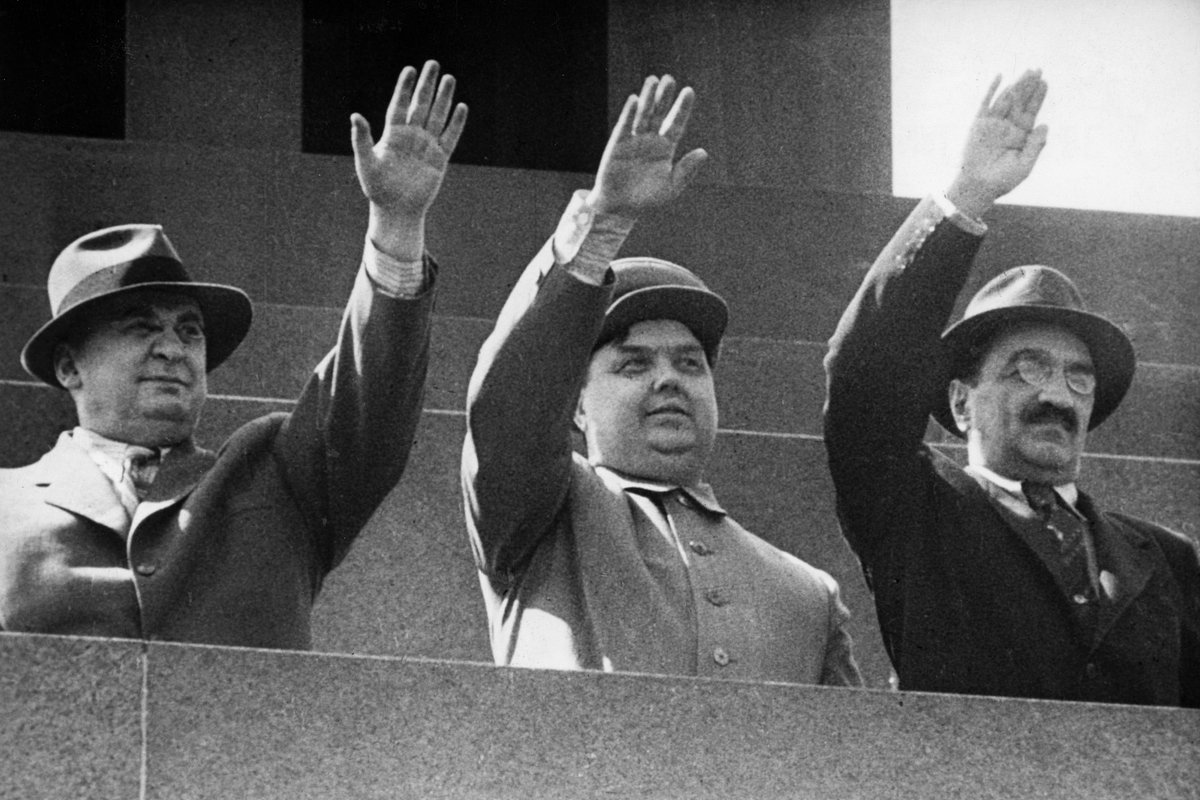 Берия, Маленков и Анастас Микоян во время первомайской демонстрации, 1949 год