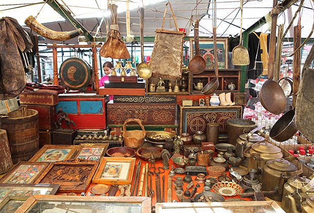 На базарах в Улан-Баторе продаются самые разные сувениры. Здесь есть как монгольская, так и китайская продукция