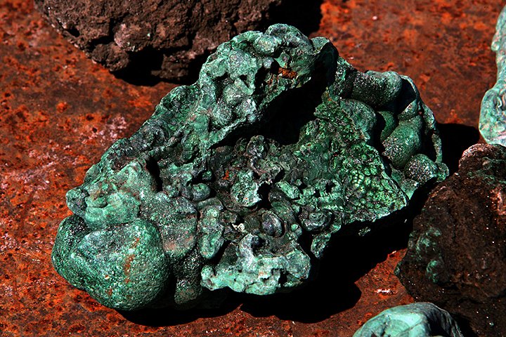 Кусок меди, найденный на одной из шахт в ДР Конго, 6 мая 2005 года