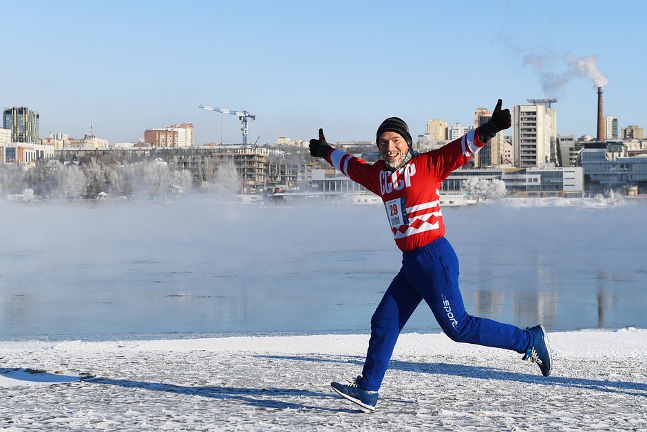 Участник зимнего забега ZaBUGOR в Новосибирске, 16 ноября 2019 года