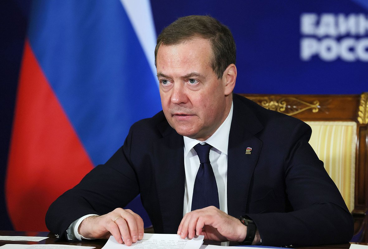 Медведев объяснил, возможны ли переговоры с Киевом. И назвал «важнейшую и неизбежную» цель СВО