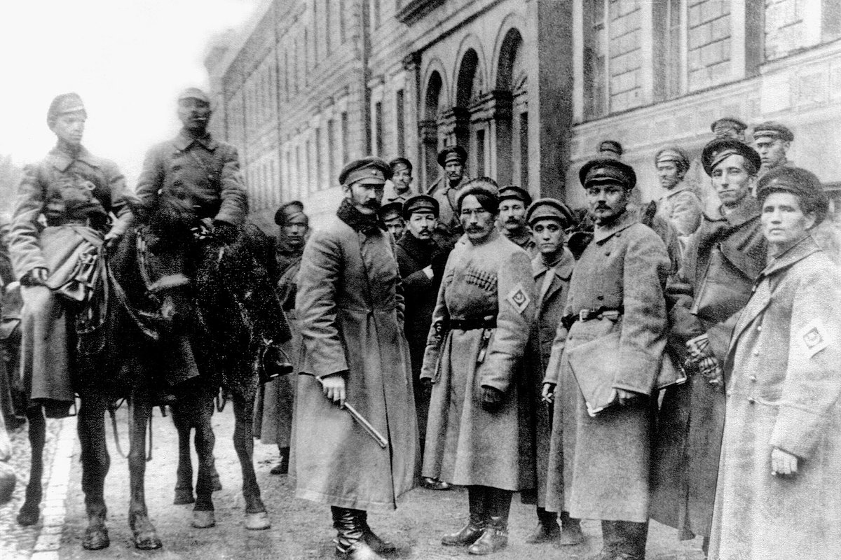 Проводы 3-го кавалерийского полка Башкирской кавалерийской дивизии на Пулковский рубеж под Петроградом. 15 октября 1919 года