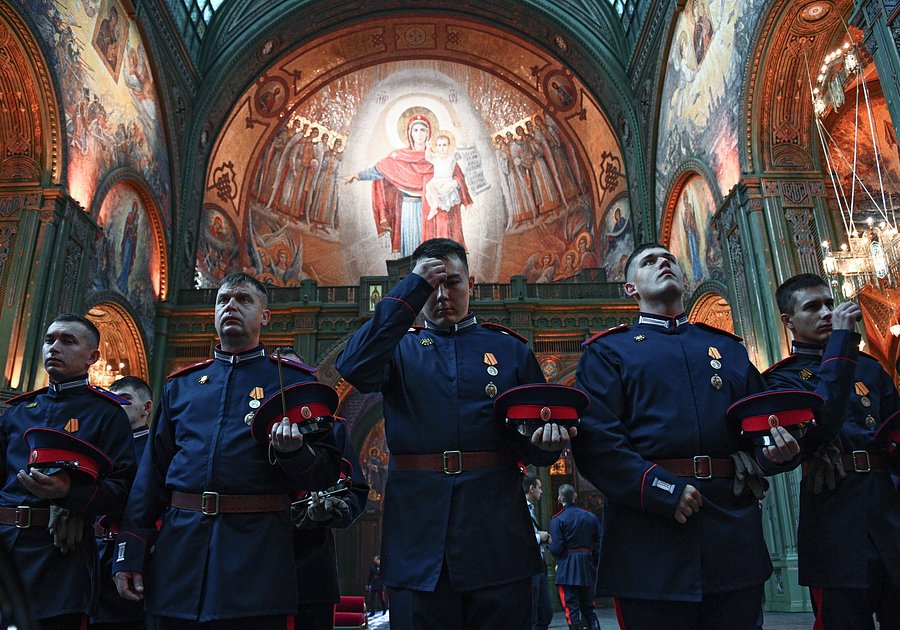 Казаки в храме Вооруженных сил РФ в парке «Патриот» в Московской области. 23 июня 2020 года 