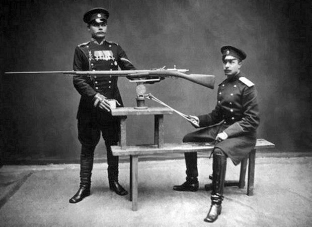 Карл Гунниус и Александр Горлов во время испытаний винтовки Бердана