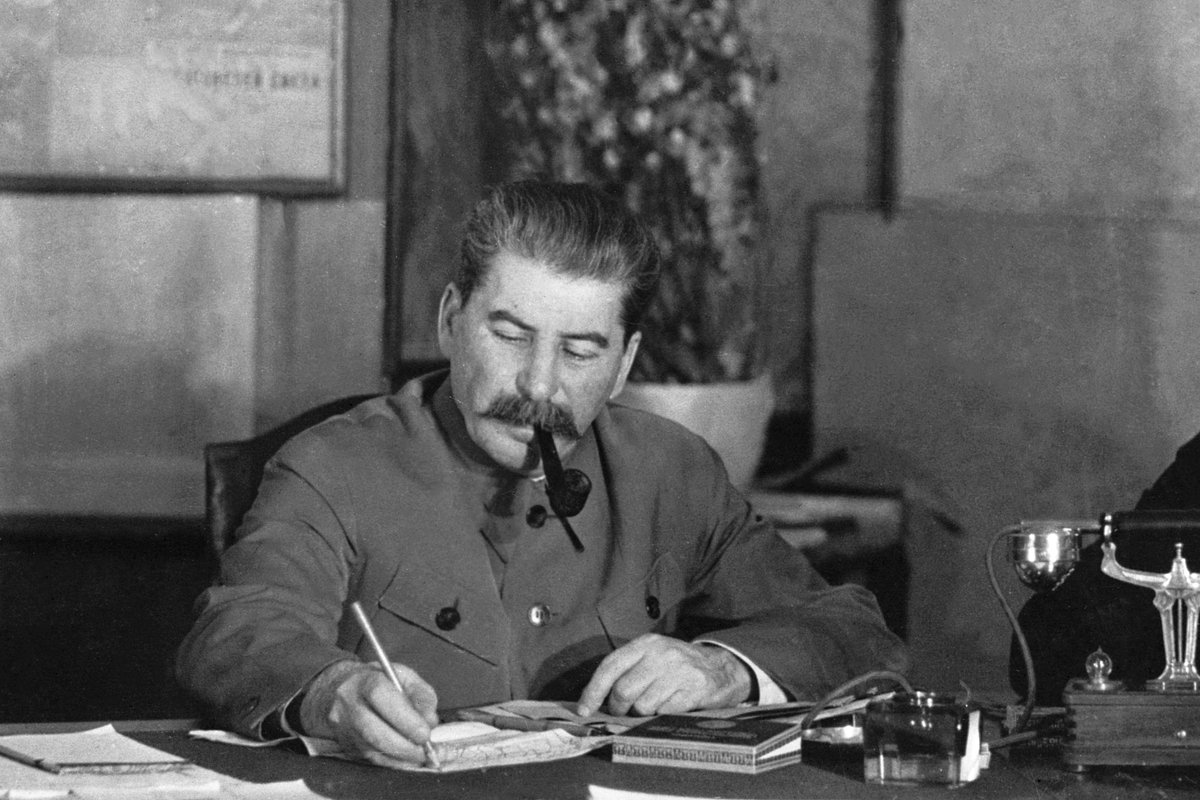 Секретарь Центрального комитета Всесоюзной коммунистической партии (большевиков) Иосиф Виссарионович Сталин, 1936 год
