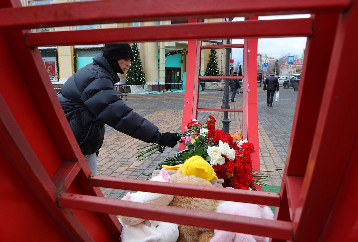 Мемориал в память о погибших после обстрела ВСУ в Белгороде 30 декабря