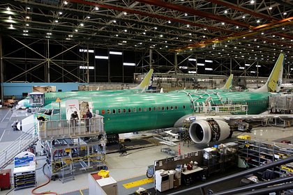 Власти США распорядились о немедленной проверке самолетов Boeing 737 MAX 9