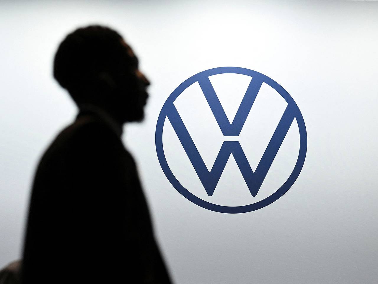 Завод Volkswagen в Германии приостановил работу из-за забастовок: Бизнес:  Экономика: Lenta.ru