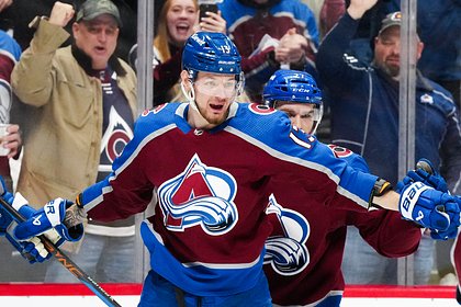 The Russian’s double helped Colorado win a crushing victory in the NHL match
