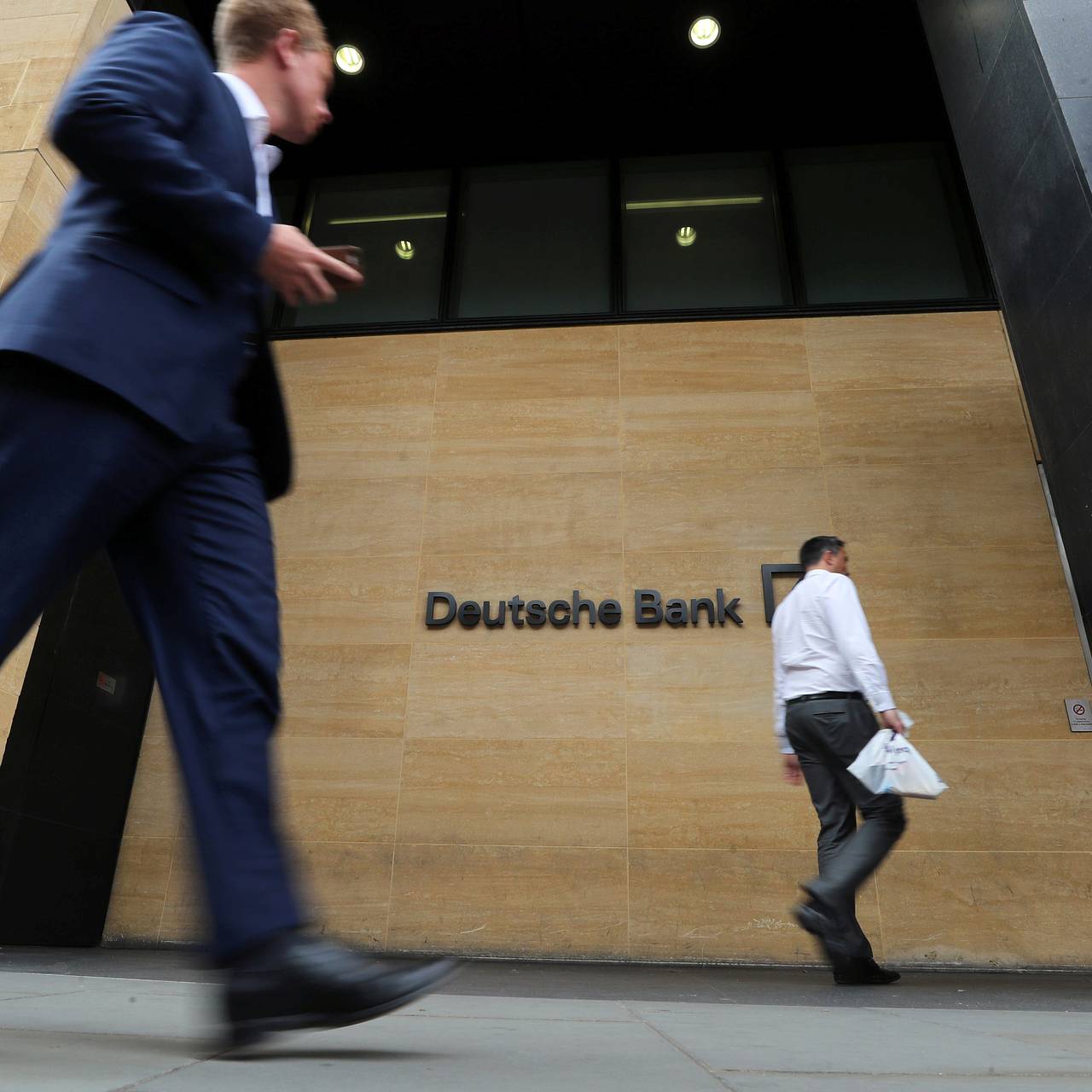 В Испании начали расследование против Deutsche Bank: Госэкономика:  Экономика: Lenta.ru