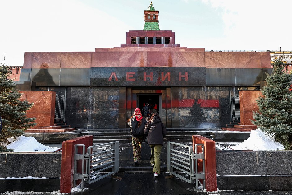 Мавзолей В.И. Ленина на Красной площади в Москве. Россия, 2023 год