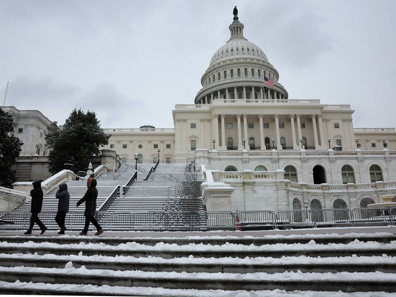 В Сенате США приняли законопроект временного финансирования правительства:  Политика: Мир: Lenta.ru