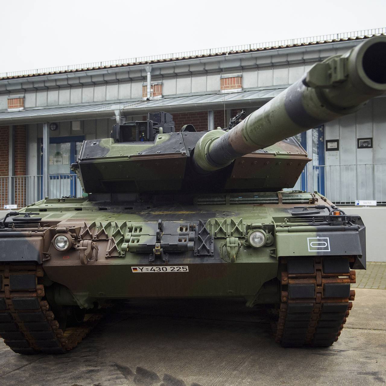 Названы уязвимые места танков Leopard-2: Оружие: Наука и техника: Lenta.ru