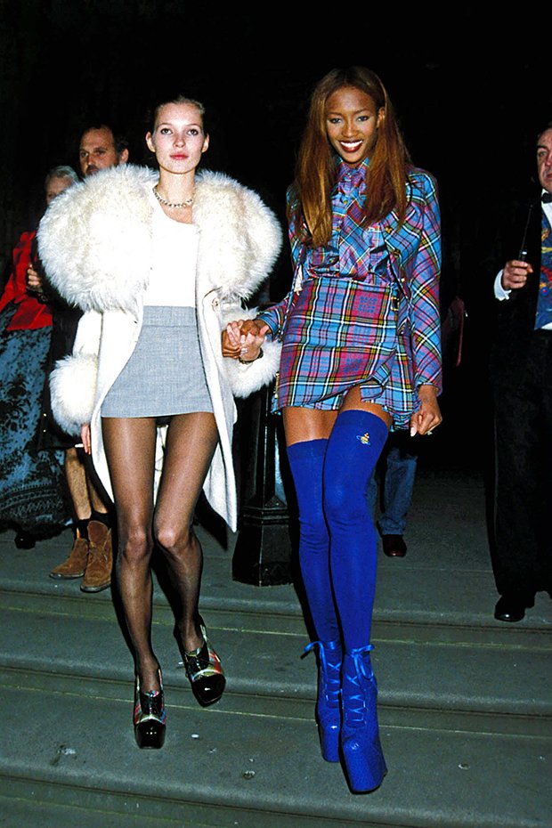 Кейт Мосс и Наоми Кэмпбелл на Неделе моды в Лондоне, октябрь 1993 года