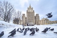 Посла Франции вызвали в МИД России после удара по базе наемников. Почему Париж считают участником конфликта на Украине? 